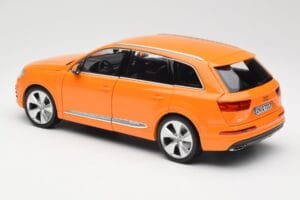 Audi Q7 4M Pomarańczowy Metallic Minichamps 1:18 110014004 Metal — zdjęcie 7 z 8