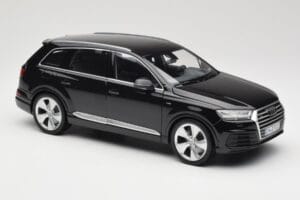 Audi Q7 4M Orca Black Minichamps 1:18 5011407625 Metal — zdjęcie 6 z 8