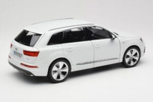 Audi Q7 4M Biały Minichamps 1:18 110014000 Metal — zdjęcie 3 z 8