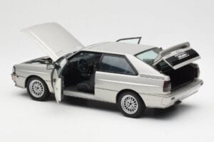 Audi Quattro LWB Srebrny AUTOart 1:18 70303 Metal — zdjęcie 5 z 8