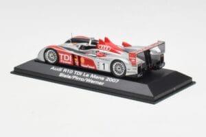 Audi R10 TDI LMP1 #1 F. Biela / E. Pirro / M. Werner 24 Hours of Le Mans 2007 Minichamps 1:43 5020700213 Metal — zdjęcie 3 z 4