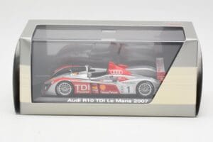 Audi R10 TDI LMP1 #1 F. Biela / E. Pirro / M. Werner 24 Hours of Le Mans 2007 Minichamps 1:43 5020700213 Metal — zdjęcie 4 z 4