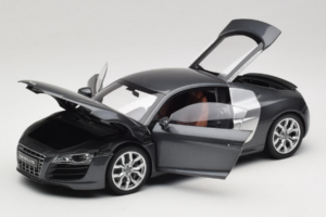 Audi R8 5.2 FSI Quattro Daytona Grey Kyosho 1:18 09216DG Metal — zdjęcie 2 z 7