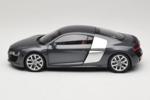 Audi R8 5.2 FSI Quattro Daytona Grey Kyosho 1:18 09216DG Metal — zdjęcie 4 z 7