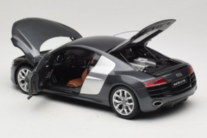 Audi R8 5.2 FSI Quattro Daytona Grey Kyosho 1:18 09216DG Metal — zdjęcie 5 z 7
