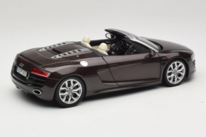 Audi R8 5.2 Spyder Teak Brown Kyosho 1:18 5010918525 Metal — zdjęcie 3 z 8