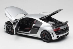 Audi R8 GT Type 42 Ice Srebrny Metallic Kyosho 1:18 09218IS Metal — zdjęcie 5 z 8