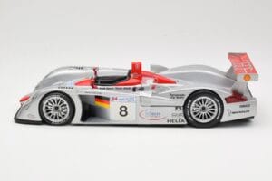 Audi R8 LMP900 #8 Audi Sport Team Joest F. Biela / E. Pirro / T. Kristensen 24 Hours of Le Mans 2000 Maisto 1:18 38899 Metal — zdjęcie 3 z 6