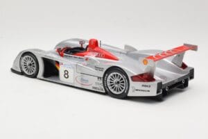 Audi R8 LMP900 #8 Audi Sport Team Joest F. Biela / E. Pirro / T. Kristensen 24 Hours of Le Mans 2000 Maisto 1:18 38899 Metal — zdjęcie 5 z 6
