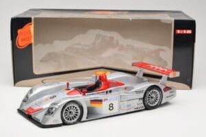 Audi R8 LMP900 #8 Audi Sport Team Joest F. Biela / E. Pirro / T. Kristensen 24 Hours of Le Mans 2000 Maisto 1:18 38899 Metal — zdjęcie 6 z 6