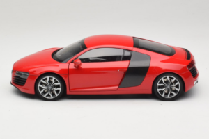 Audi R8 Czerwony Kyosho 1:18 09213R Metal — zdjęcie 4 z 8