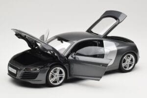 Audi R8 Type 42 4.2 Daytona Grey Kyosho 1:18 5010618425 Metal — zdjęcie 2 z 8