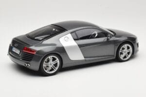 Audi R8 Type 42 4.2 Daytona Grey Kyosho 1:18 5010618425 Metal — zdjęcie 3 z 8