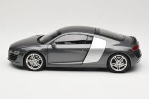 Audi R8 Type 42 4.2 Daytona Grey Kyosho 1:18 5010618425 Metal — zdjęcie 4 z 8