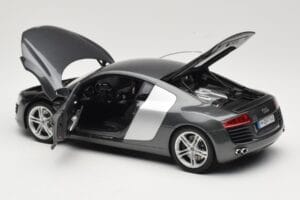 Audi R8 Type 42 4.2 Daytona Grey Kyosho 1:18 5010618425 Metal — zdjęcie 5 z 8