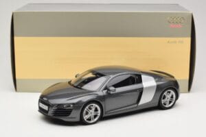 Audi R8 Type 42 4.2 Daytona Grey Kyosho 1:18 5010618425 Metal — zdjęcie 8 z 8