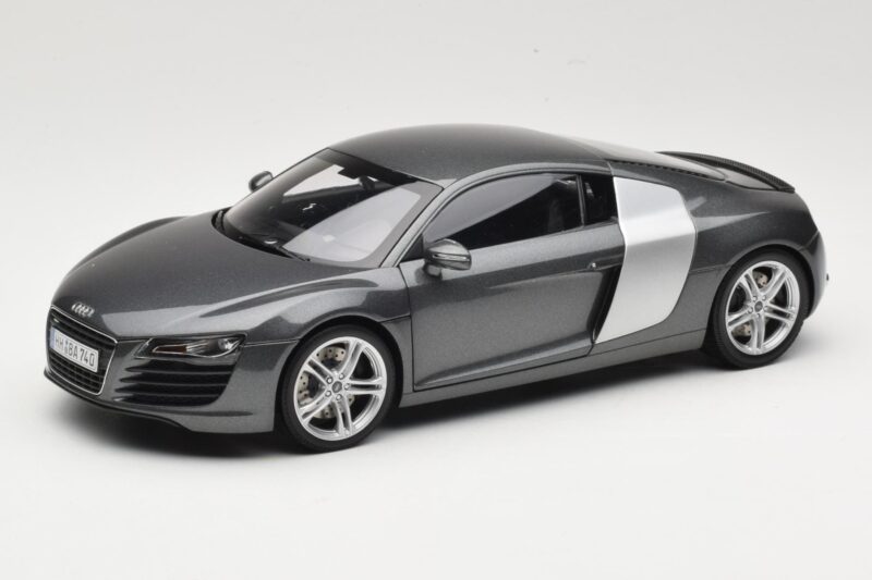 Audi R8 Type 42 4.2 Daytona Grey Kyosho 1:18 5010618425 Metal