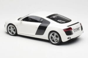 Audi R8 Type 42 Biały Kyosho 1:18 09213W Metal — zdjęcie 7 z 8