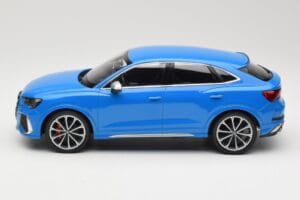 Audi RS Q3 F3 Sportback Niebieski Minichamps 1:18 155018101 Metal — zdjęcie 3 z 6