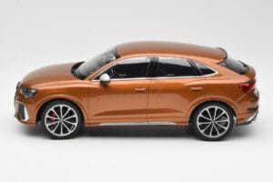 Audi RS Q3 Sportback 8U Brown Metallic Minichamps 1:18 155018104 Metal — zdjęcie 3 z 6