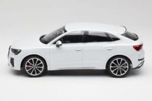 Audi RS Q3 F3 Sportback Glacier White Metallic Minichamps 1:18 155018105 Metal — zdjęcie 3 z 6