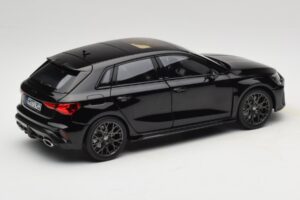 Audi RS3 8Y Sportback Myth Black Norev 1:18 188388 Metal — zdjęcie 3 z 8