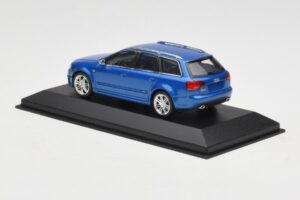 Audi RS4 B7 Avant Blue Metallic Minichamps 1:43 AUDI010 Metal — zdjęcie 3 z 4