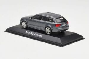 Audi RS4 B7 Avant Szary Minichamps 1:43 5010509223 Metal — zdjęcie 3 z 4