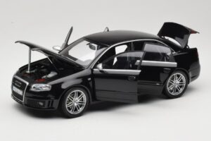 Audi RS4 B7 Sedan Phantom Black Minichamps 1:18 5010509115 Metal — zdjęcie 2 z 8