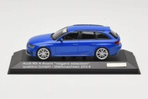 Audi RS4 B8 Avant Nogaro Blue Świąteczna Selekcja 2014 Minichamps 1:43 AUDI003 Metal