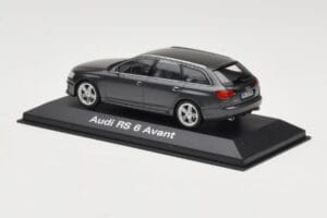 Audi RS6 C5 Avant Daytona Grey Minichamps 1:43 5010710233 Metal — zdjęcie 3 z 4