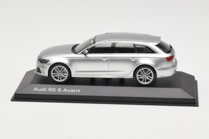 Audi RS6 C7 Avant Prisma Silver Minichamps 1:43 5011216213 Metal