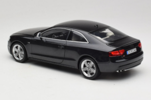 Audi S5 B8 Coupe Czarny Norev 1:18 188360 Metal — zdjęcie 7 z 8