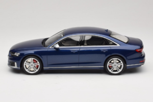 Audi S8 D5 Niebieski GT Spirit 1:18 GT313 Żywica — zdjęcie 3 z 6