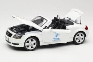 Audi TT 8N Kabriolet Biały Maisto 1:18 56065 Metal — zdjęcie 2 z 8