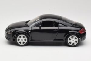 Audi TT 8N Czarny Revell 1:18 08953 Metal — zdjęcie 4 z 8