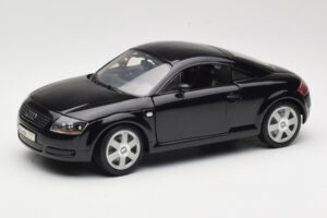 Audi TT 8N Czarny Revell 1:18 08953 Metal