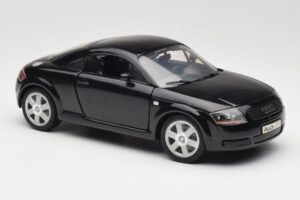 Audi TT 8N Czarny Revell 1:18 08953 Metal — zdjęcie 6 z 8