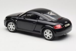 Audi TT 8N Czarny Revell 1:18 08953 Metal — zdjęcie 7 z 8