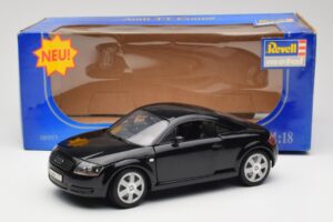 Audi TT 8N Czarny Revell 1:18 08953 Metal — zdjęcie 8 z 8