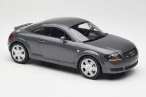Audi TT 8N Coupe Grey Metallic Minichamps 1:18 155017020 Metal — zdjęcie 4 z 6