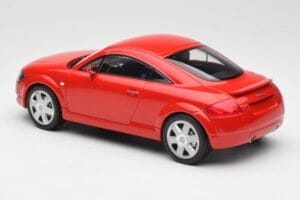 Audi TT 8N Czerwony Minichamps 1:18 155017022 Metal — zdjęcie 5 z 6