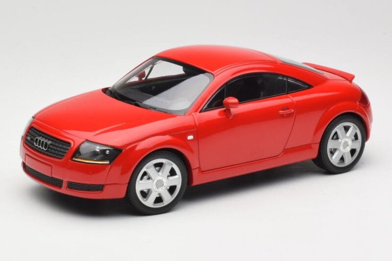 Audi TT 8N Czerwony Minichamps 1:18 155017022 Metal