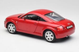 Audi TT 8N Coupe Czerwony Revell 1:18 89909092 Metal — zdjęcie 7 z 8