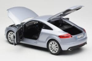 Audi TT 8N RHD Lake Srebrny Metalik Minichamps 1:18 150015020 Metal — zdjęcie 5 z 8