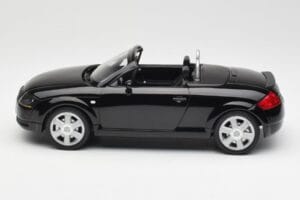 Audi TT 8N Roadster Black Metallic Minichamps 1:18 155017030 Metal — zdjęcie 3 z 6