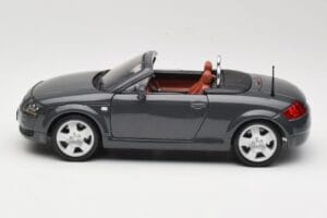 Audi TT 8N Roadster Szary Maisto 1:18 50346 Metal — zdjęcie 4 z 8