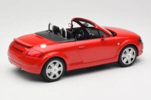 Audi TT 8N Roadster Czerwony Minichamps 1:18 155017032 Metal — zdjęcie 2 z 6