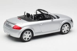 Audi TT 8N Roadster Silver Metallic Minichamps 1:18 155017031 Metal — zdjęcie 2 z 6