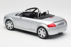 Audi TT 8N Roadster Silver Metallic Minichamps 1:18 155017031 Metal — zdjęcie 5 z 6